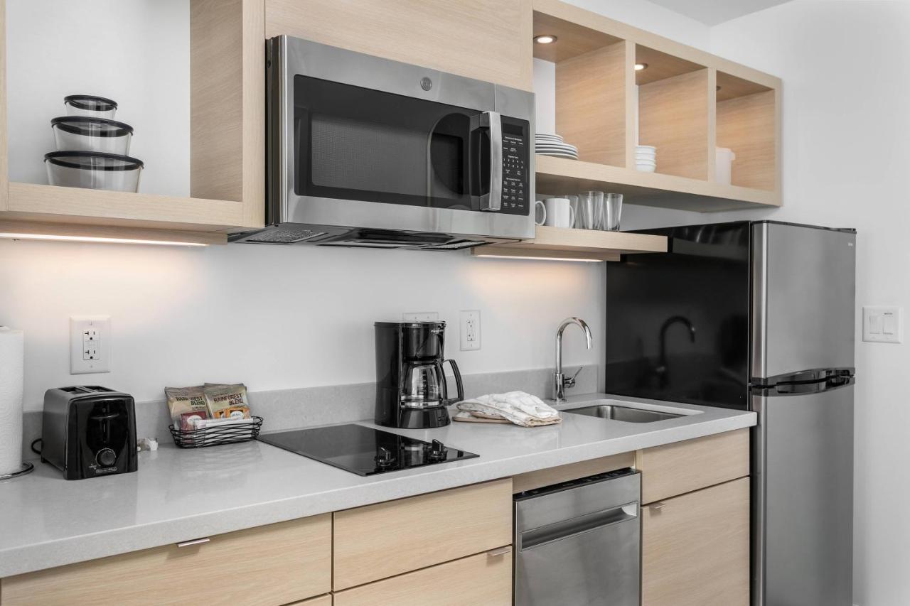 Queen Studio with Adapted Tub - Mobility Accessible at TownePlace Suites by Marriott Nashville Midtown