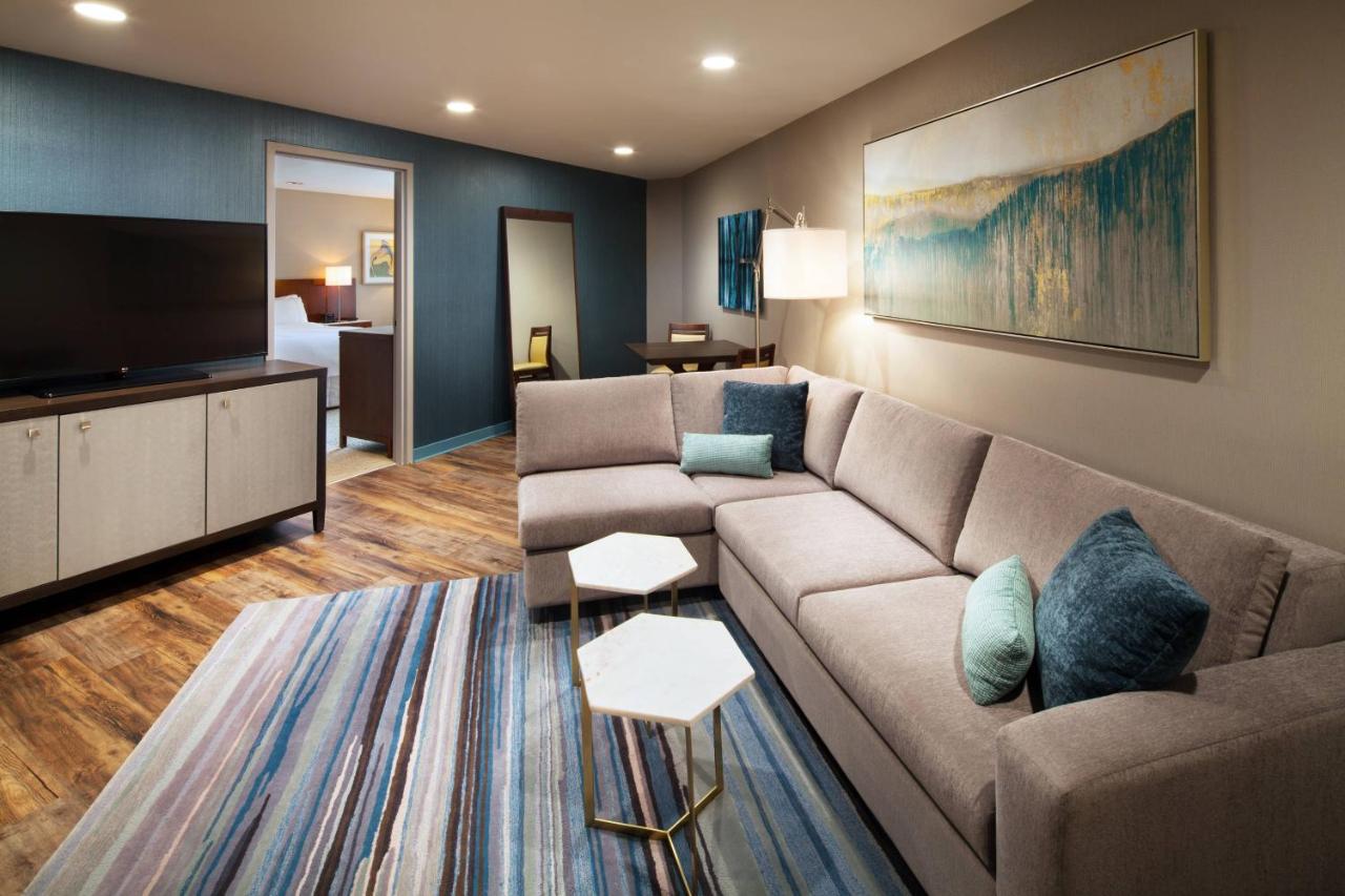 Executive Suite, 1 King at The Westin San Francisco Airport