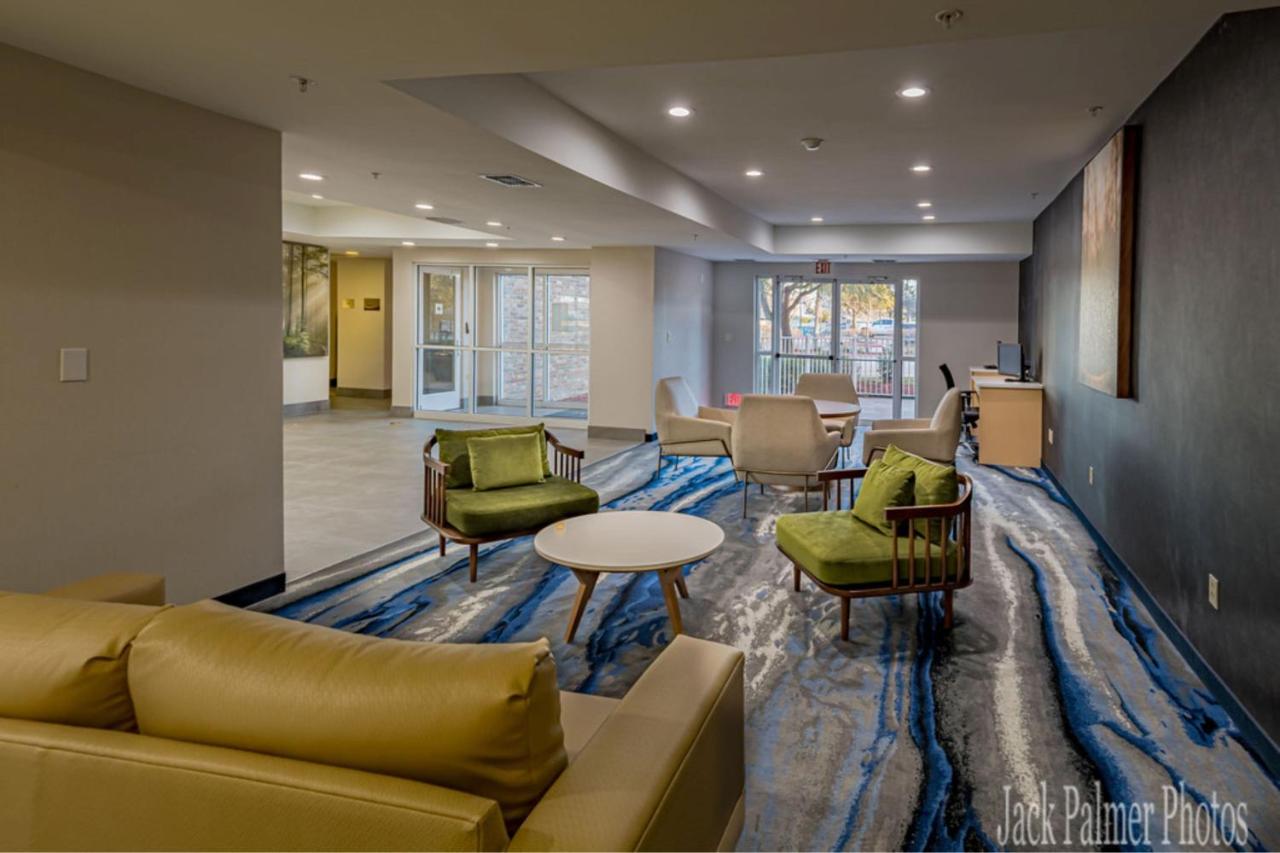 | Fairfield Inn by Marriott Las Colinas