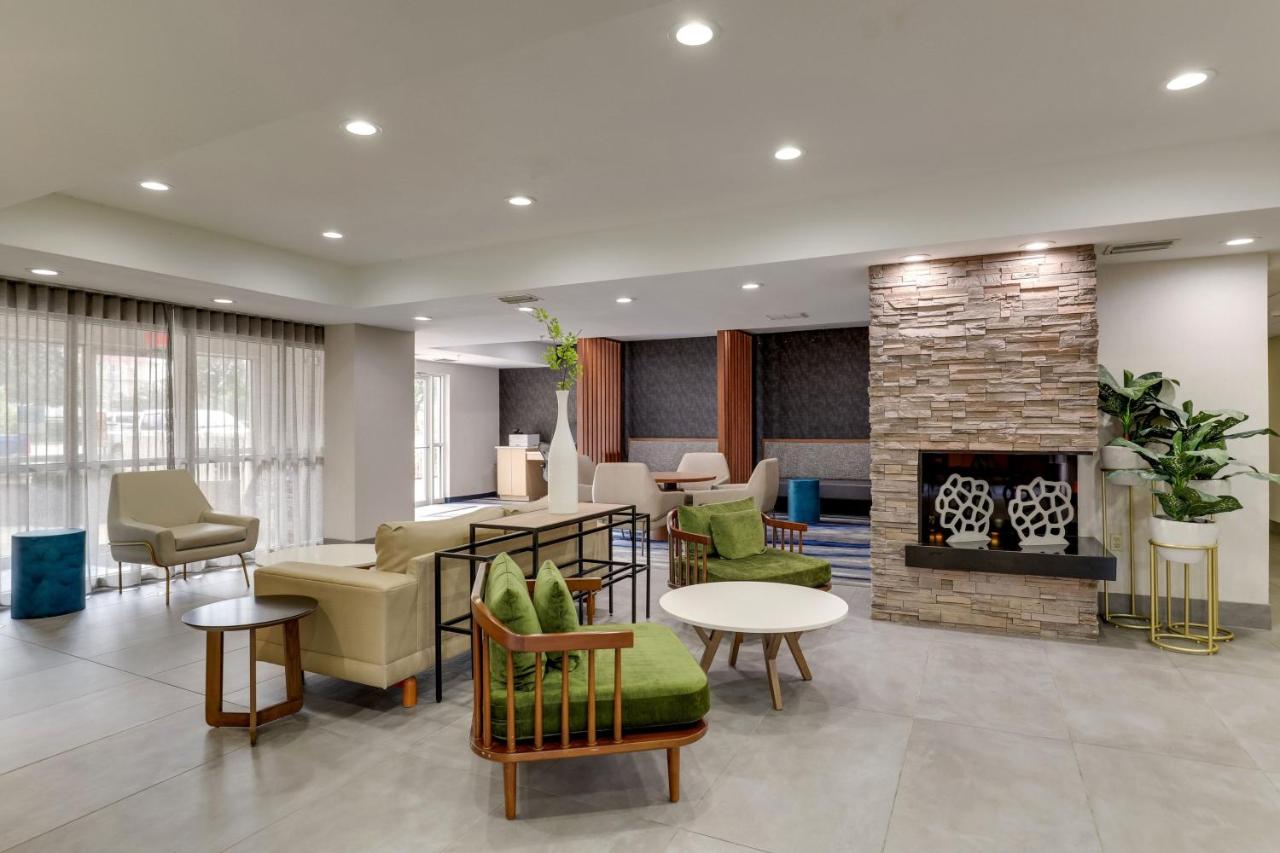 | Fairfield Inn by Marriott Las Colinas