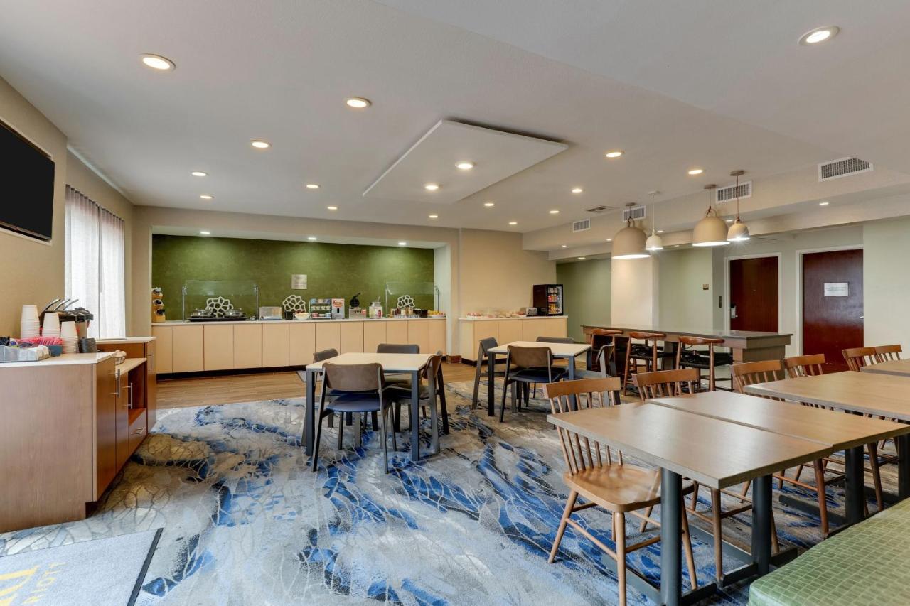 | Fairfield Inn by Marriott Las Colinas