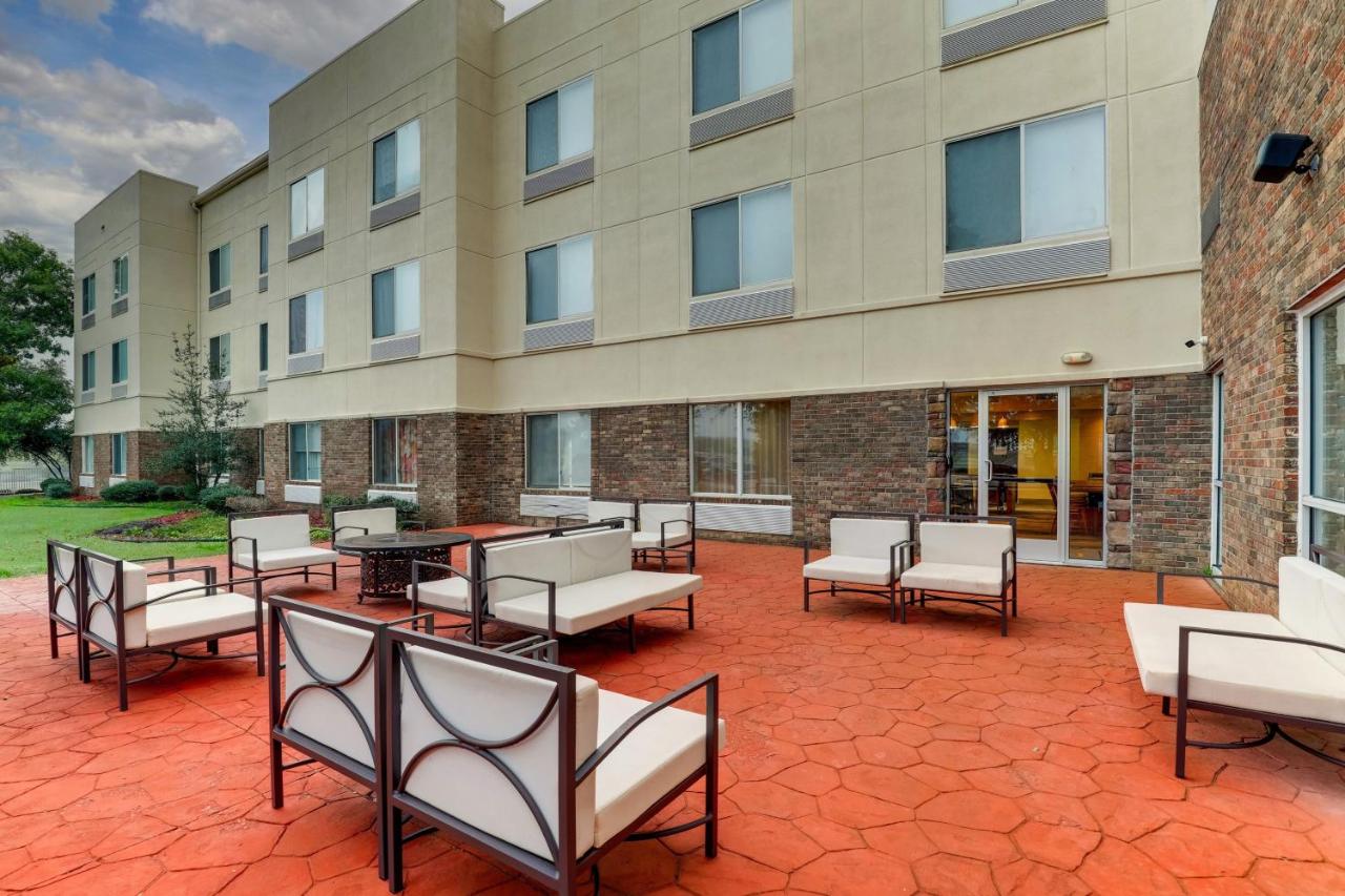 | Fairfield Inn by Marriott Las Colinas