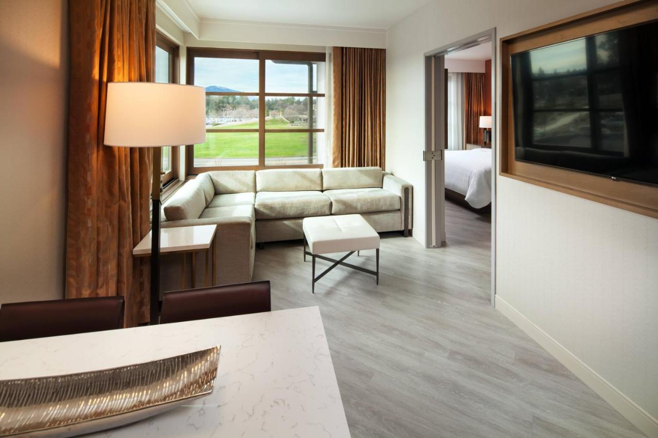 | Sheraton Redding Hotel at the Sundial Bridge