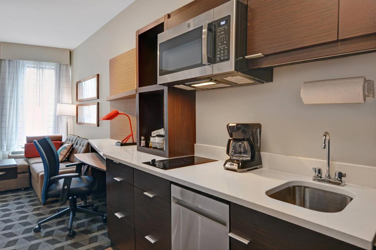 King Studio with Sofa Bed at TownePlace Suites by Marriott Indianapolis Downtown