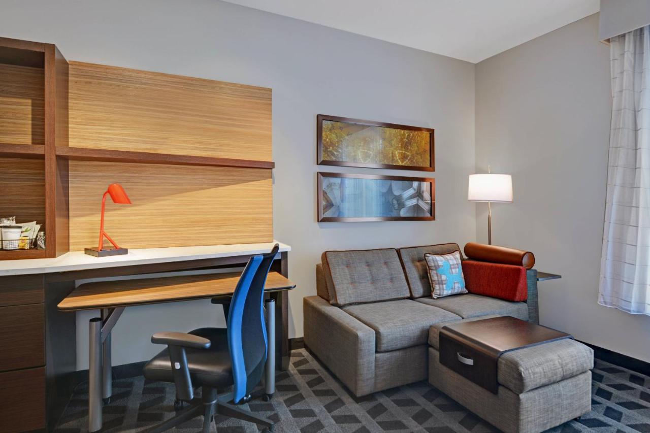 King Studio with Sofa Bed at TownePlace Suites by Marriott Indianapolis Downtown