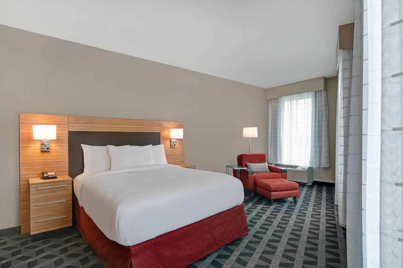1 Bedroom Suite, 1 Queen, Sofa bed at TownePlace Suites by Marriott Indianapolis Downtown