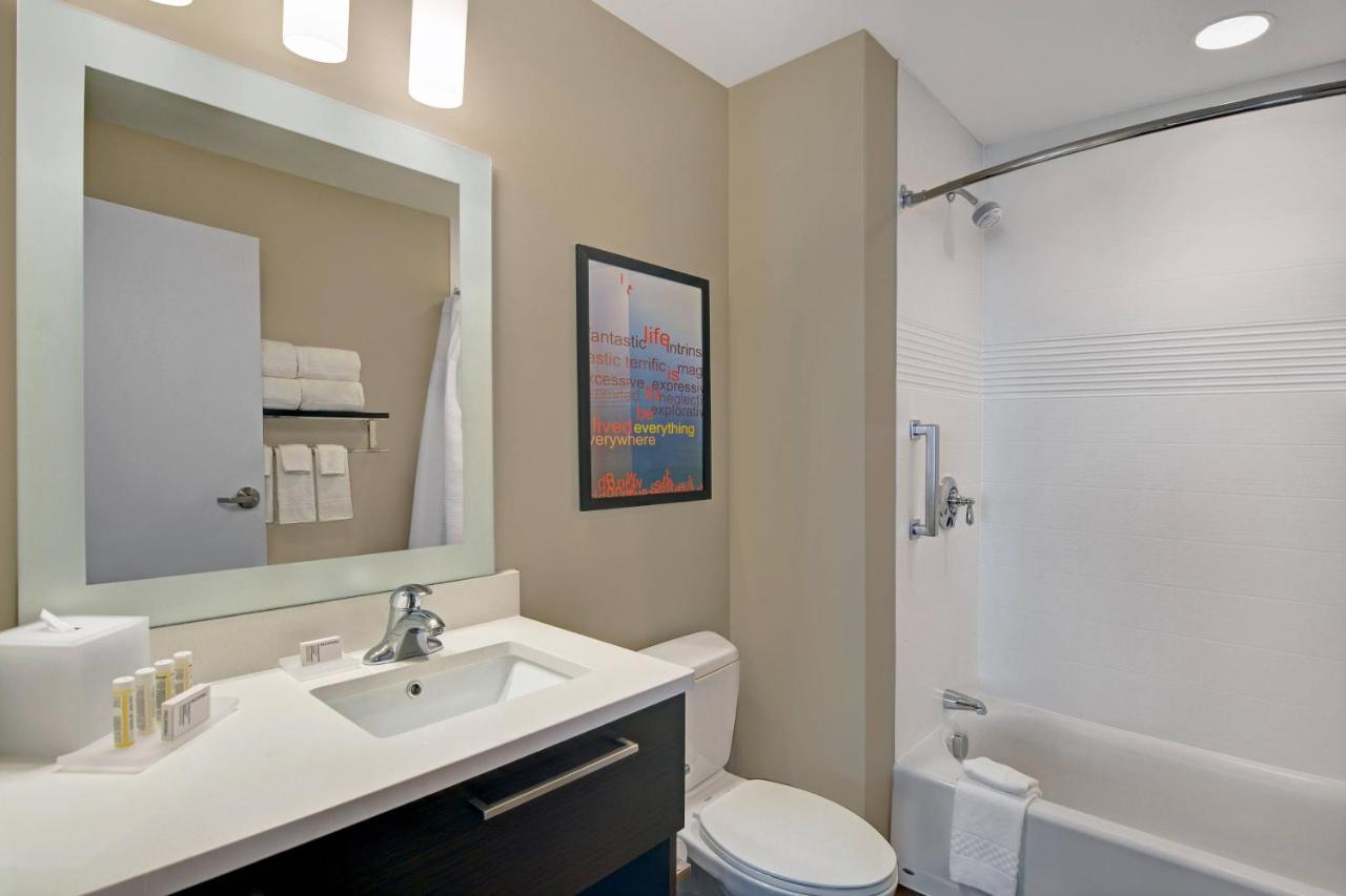 1 Bedroom Suite, 1 Queen, Sofa bed at TownePlace Suites by Marriott Indianapolis Downtown