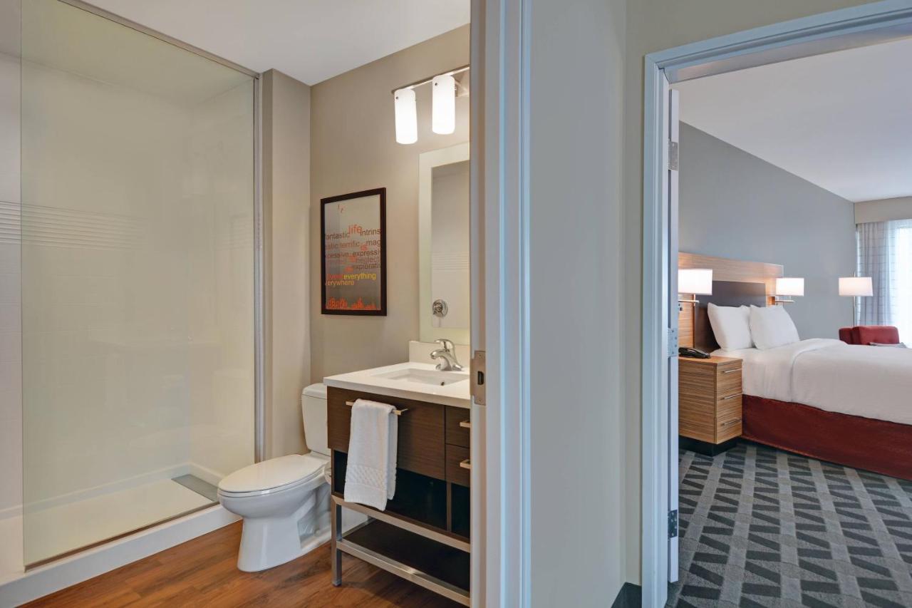 1 Bedroom Suite, 1 Queen, Sofa bed at TownePlace Suites by Marriott Indianapolis Downtown