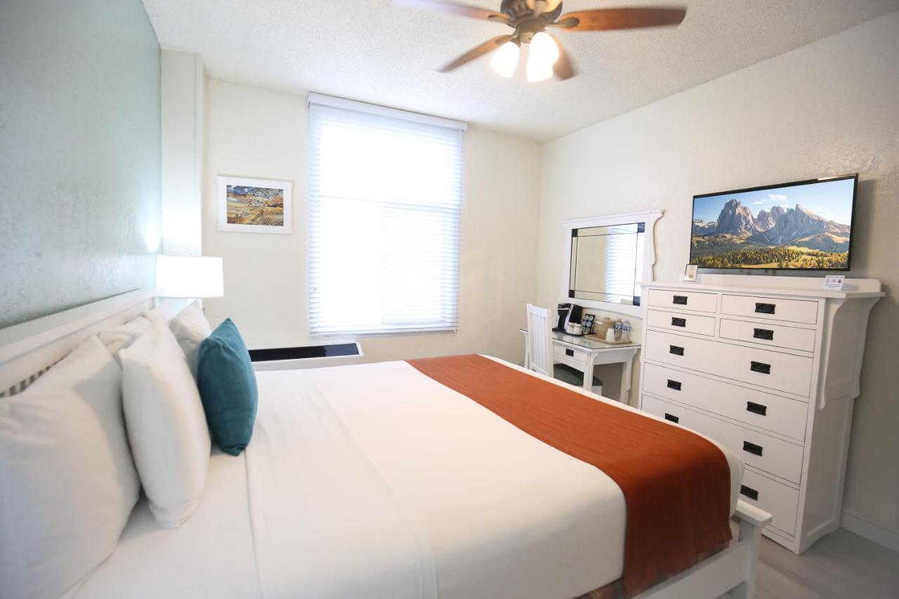  | Hotel Carmel Santa Monica