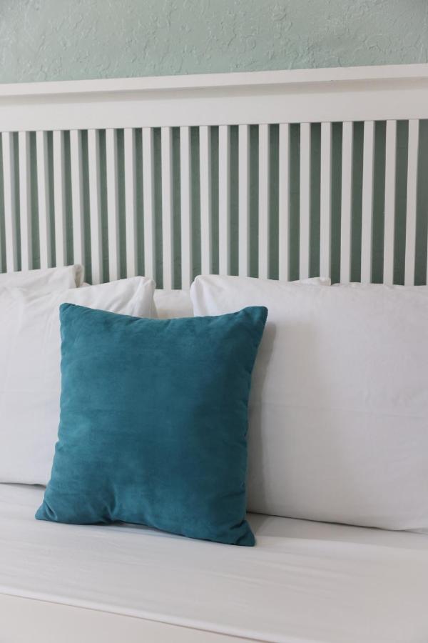  | Hotel Carmel Santa Monica