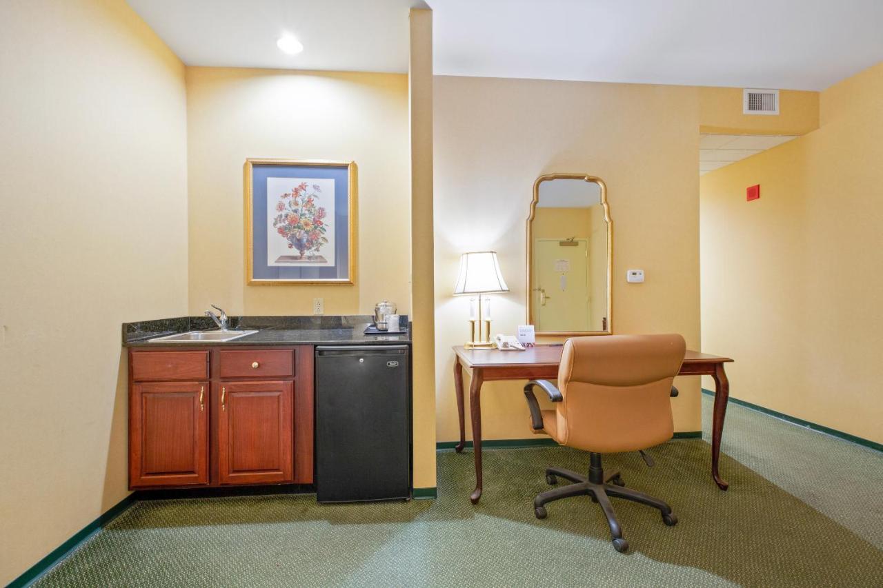  | OYO Hotel St Louis Downtown City Center MO