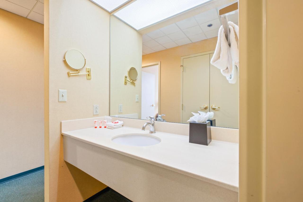  | OYO Hotel St Louis Downtown City Center MO