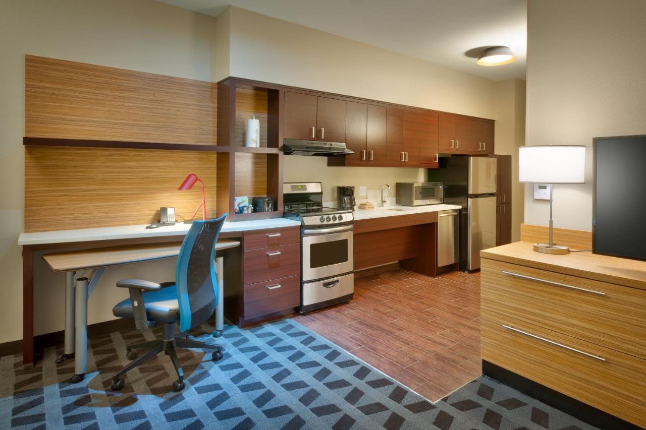 One-Bedroom Queen Suite with Sofa Bed at Towneplace Suites by Marriott Clovis
