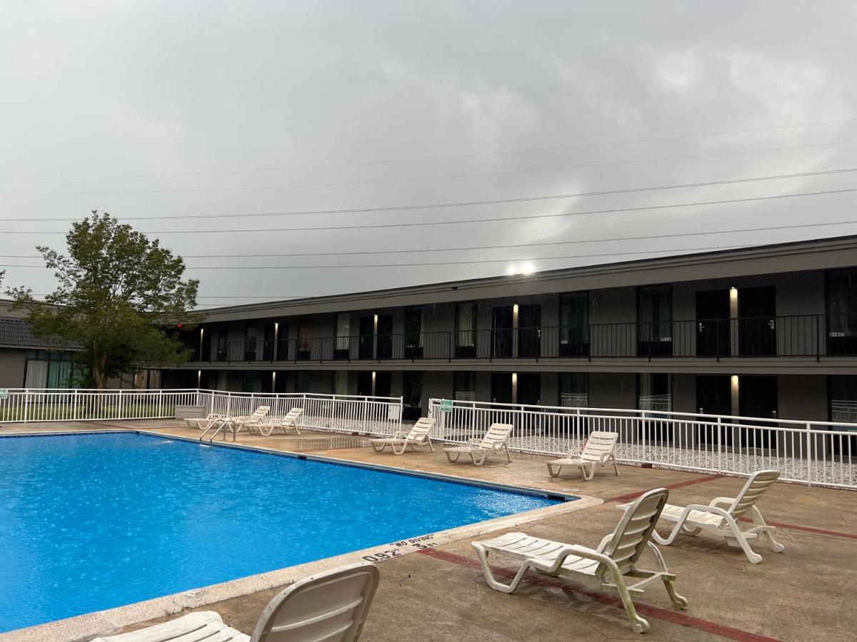 | Travelodge by Wyndham Suffolk