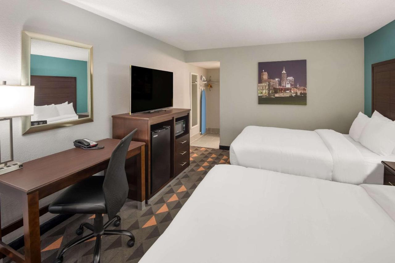 | Clarion Pointe Indianapolis Northeast