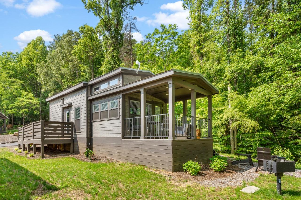 | Asheville River Cabins