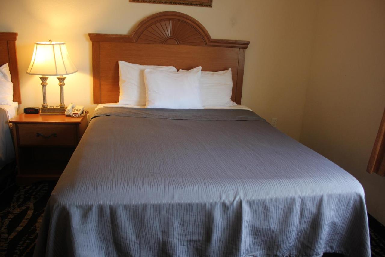 | Heritage Inn and Suites