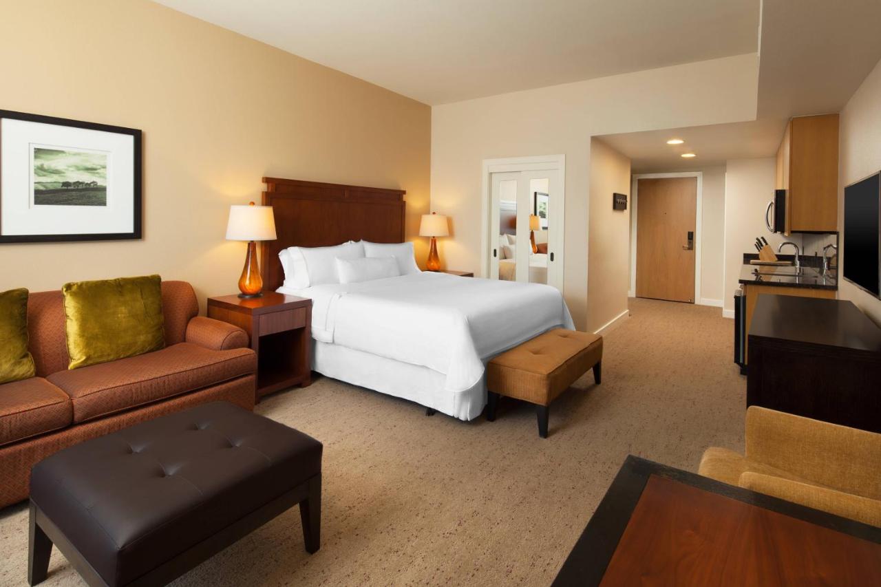 Larger Guest room, 1 King at The Westin Verasa Napa