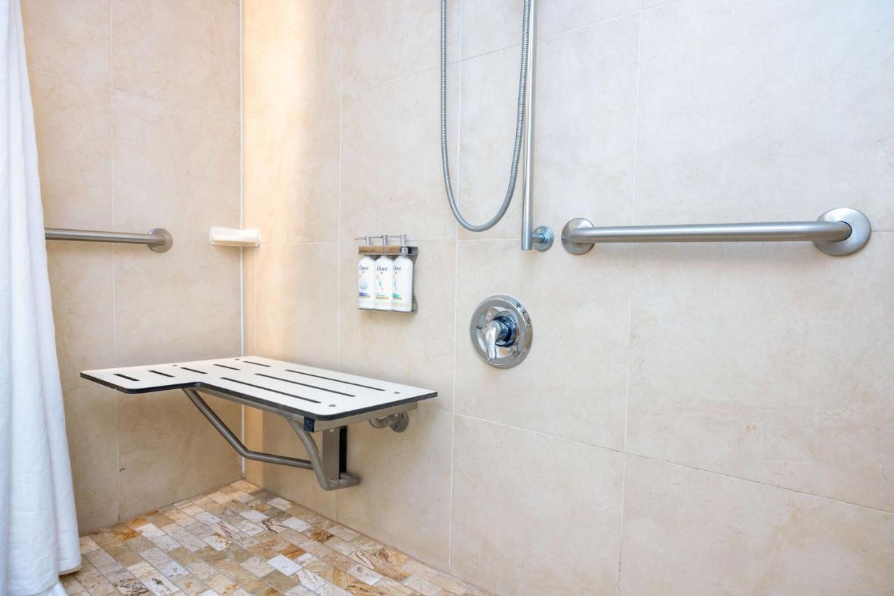 | Holiday Inn Express Saugus Logan Airport, an IHG Hotel