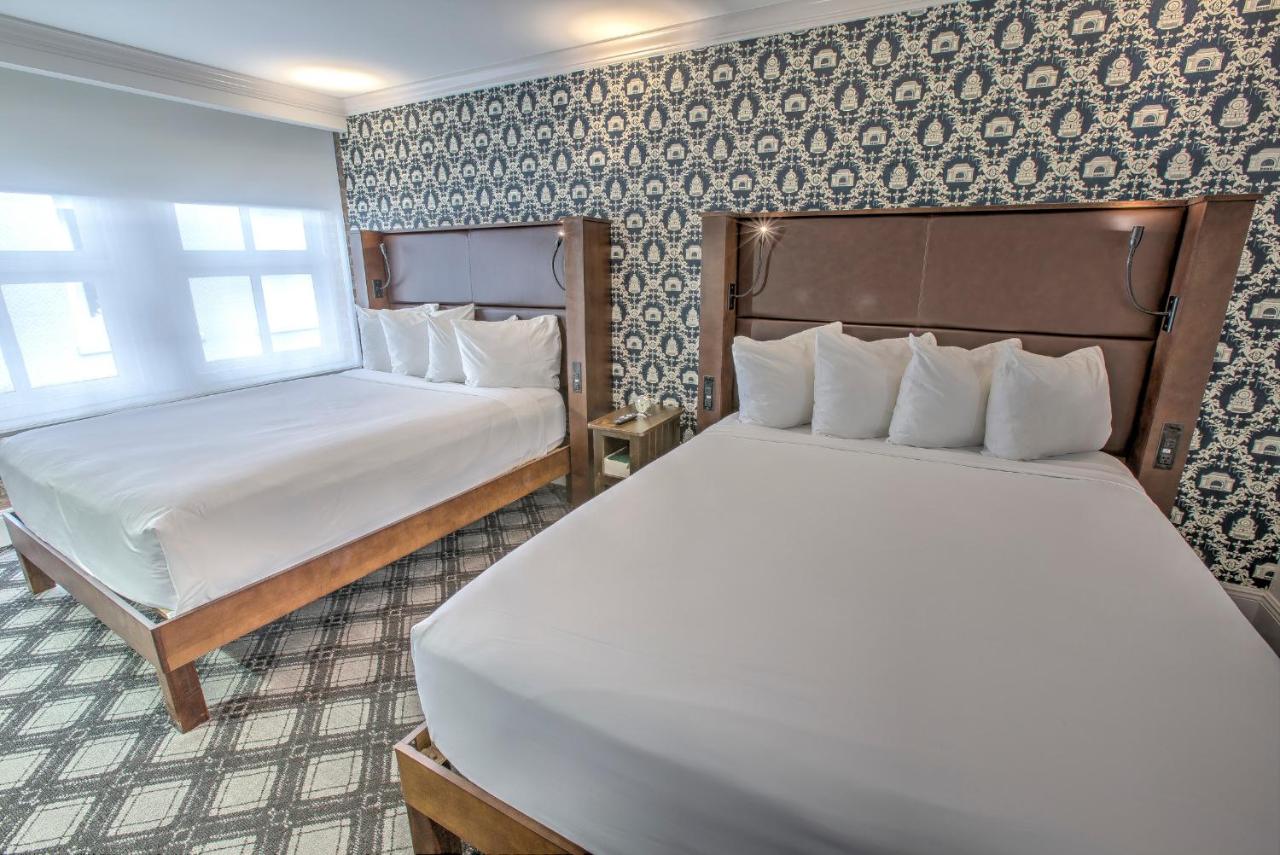 Deluxe Queen Room at Q&C Hotel and Bar, New Orleans, Autograph Collection