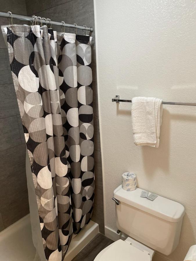 | Premier Inns Thousand Oaks