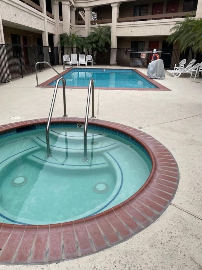 | Premier Inns Thousand Oaks