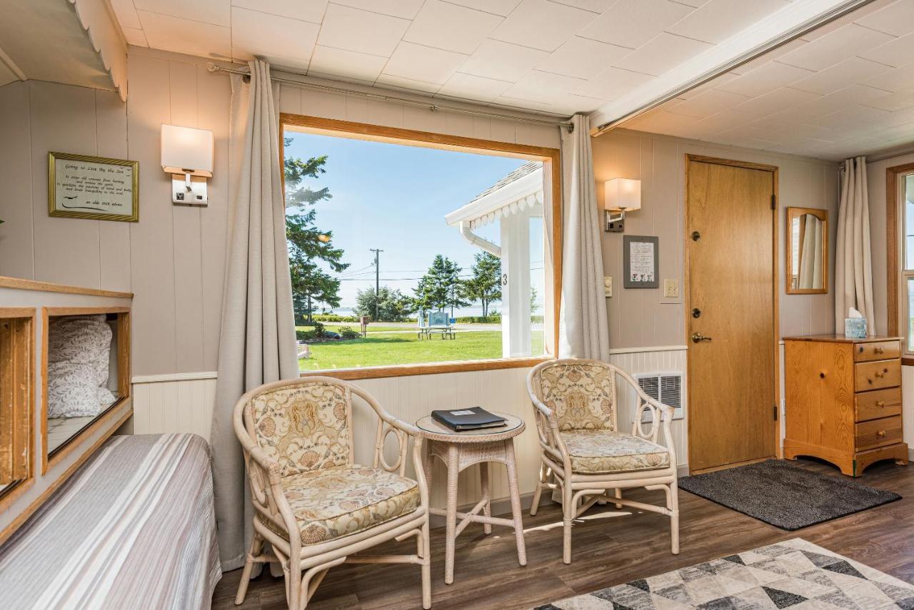 | Juan de Fuca Cottages