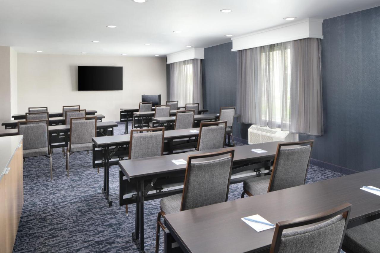 | Fairfield Inn & Suites by Marriott Jacksonville