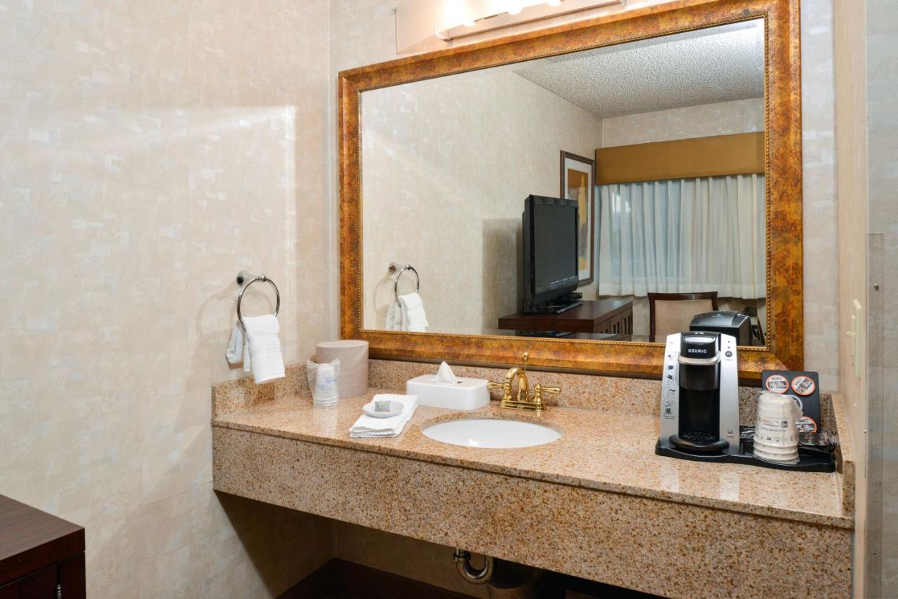 Double Room with Two Double Beds at Best Western Corte Madera Inn