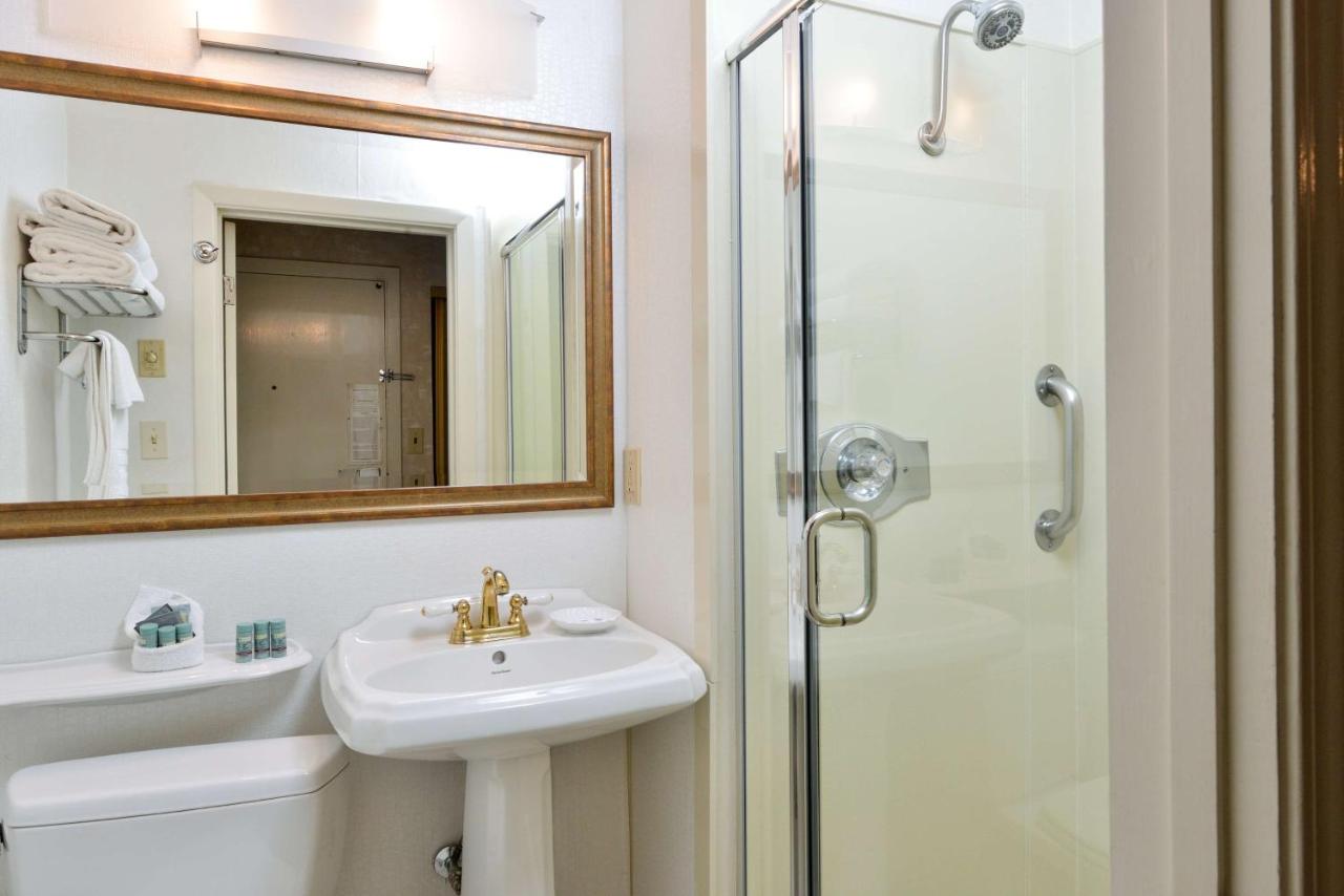 Double Room with Two Double Beds at Best Western Corte Madera Inn