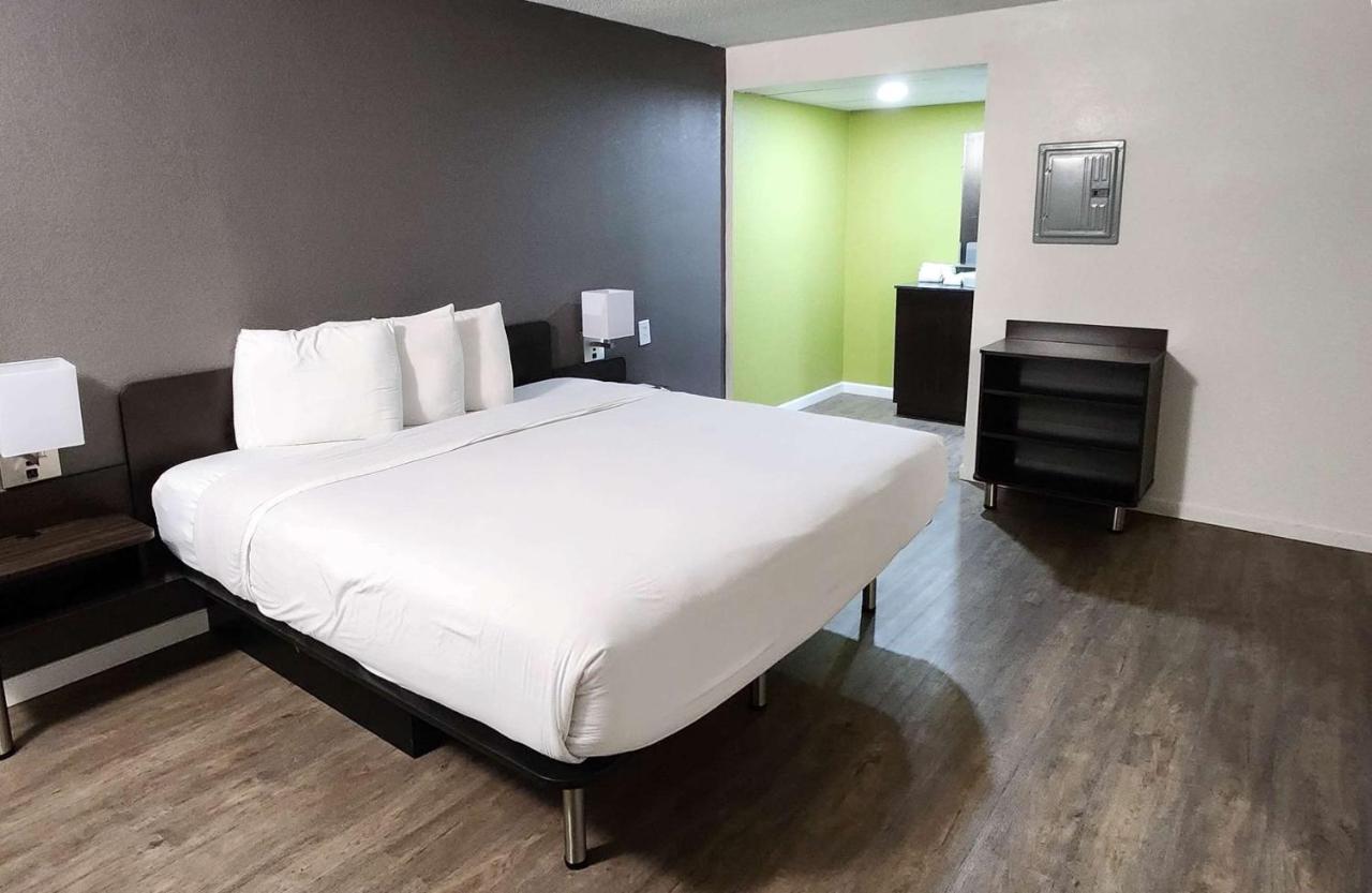  | Motel 6-Columbus, GA - Downtown