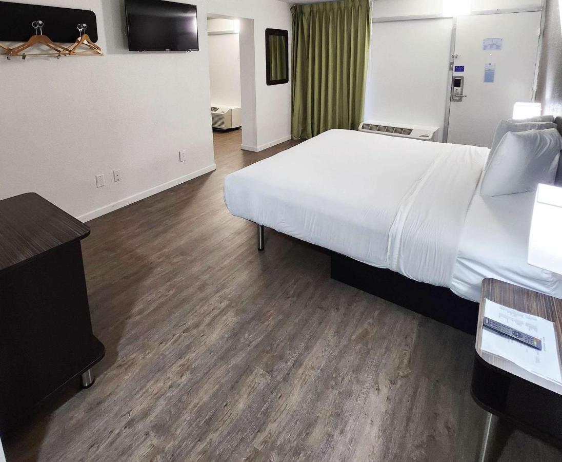  | Motel 6-Columbus, GA - Downtown