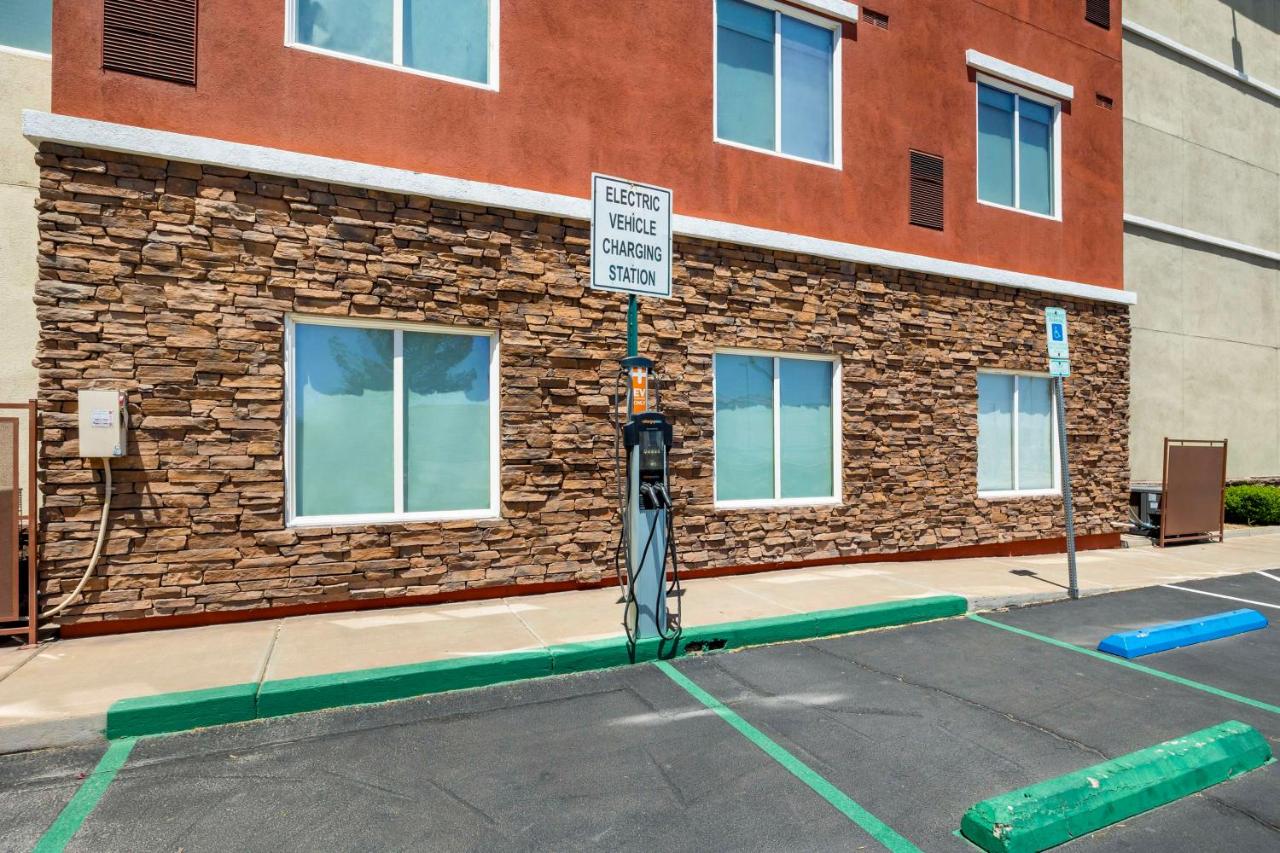  | Best Western Plus Henderson Hotel