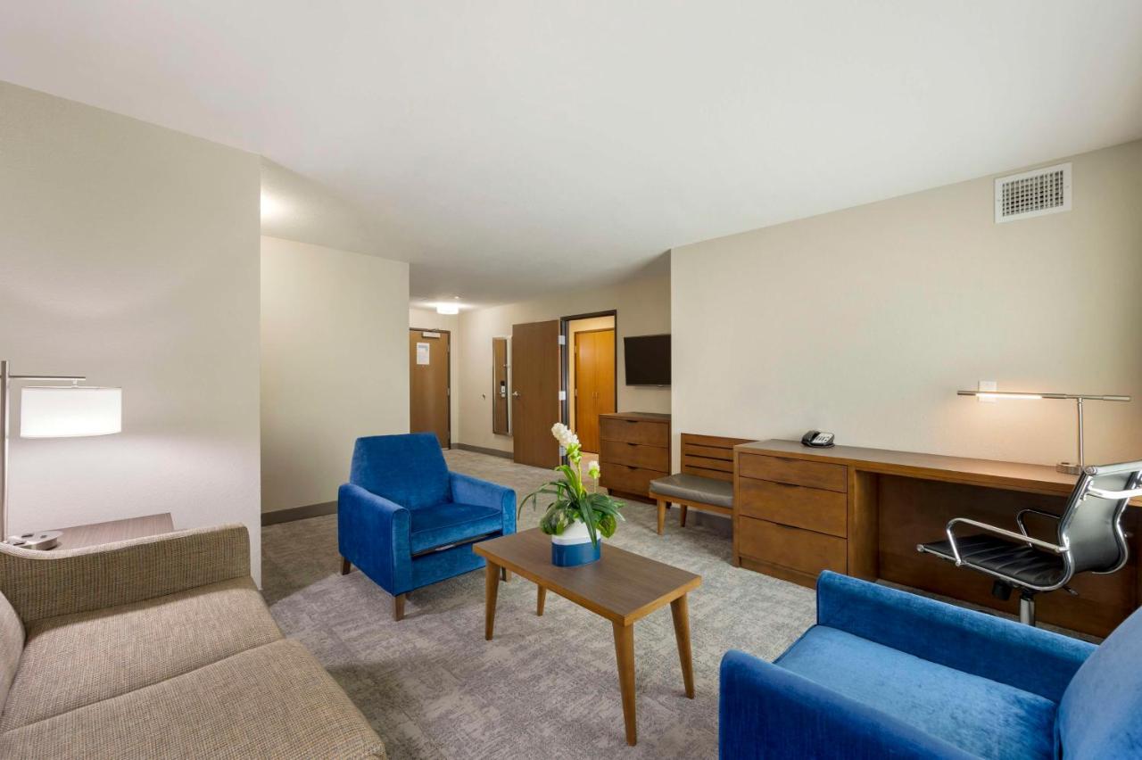  | Best Western Plus Henderson Hotel