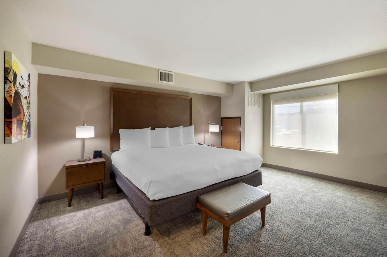 King Suite with Sofa Bed at Best Western Plus Henderson Hotel