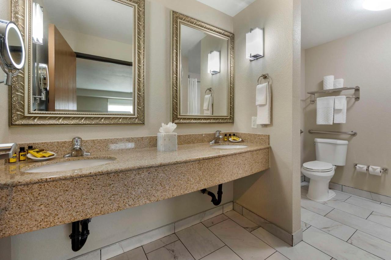  | Best Western Plus Henderson Hotel