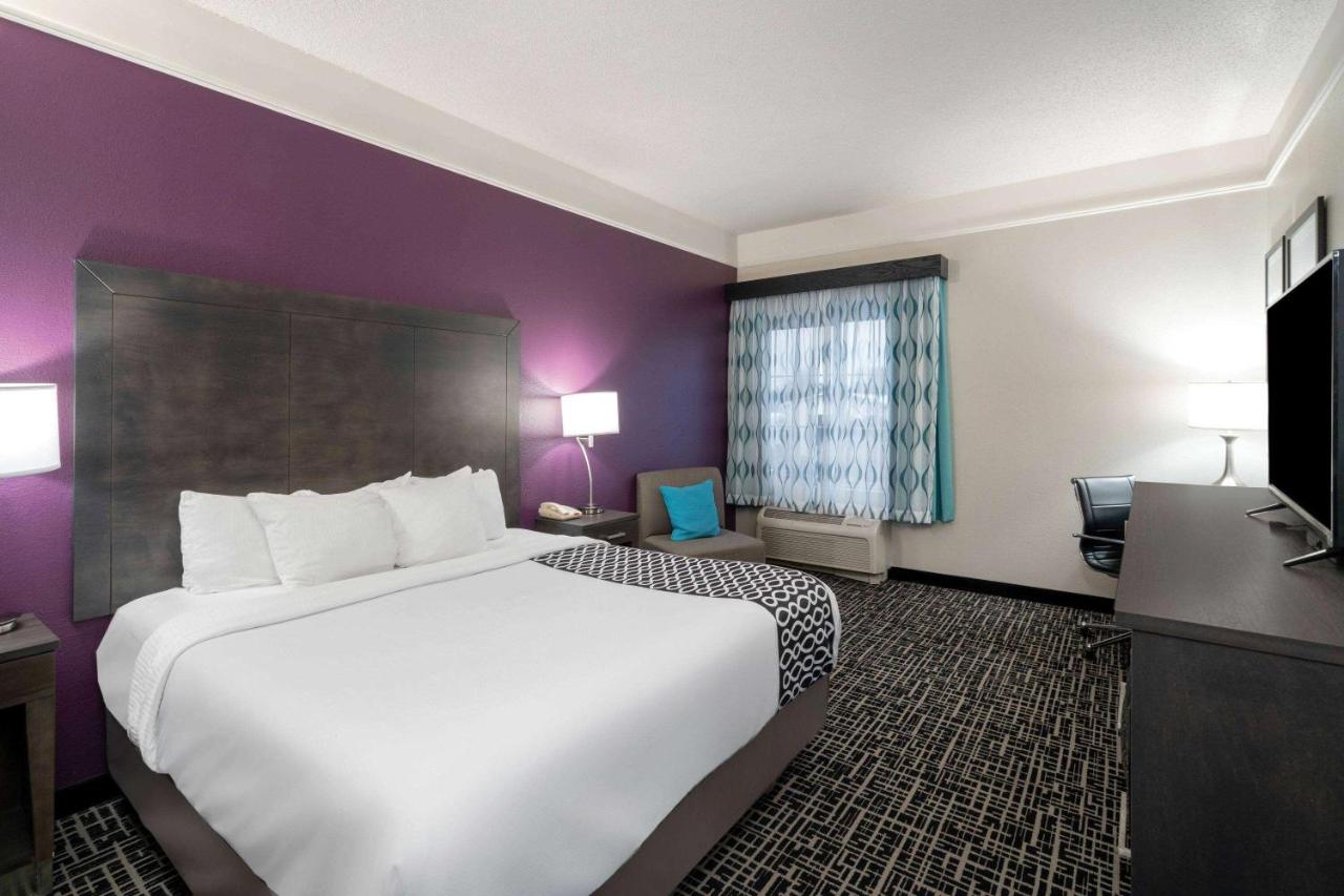 Executive King Room at La Quinta Inn & Suites by Wyndham Latham Albany Airport