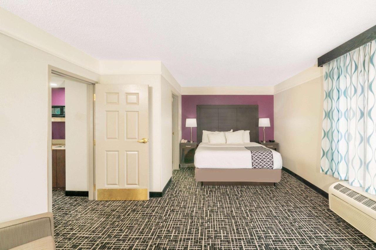 King Suite - Non-Smoking at La Quinta Inn & Suites by Wyndham Latham Albany Airport