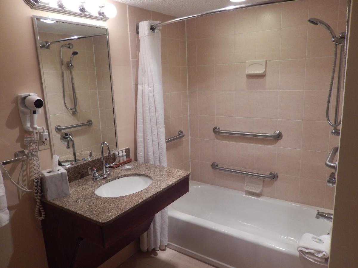 Double Room with Two Double Beds - Mobility Access/Non-Smoking at Fort Magruder Historic Williamsburg, Trademark by Wyndham