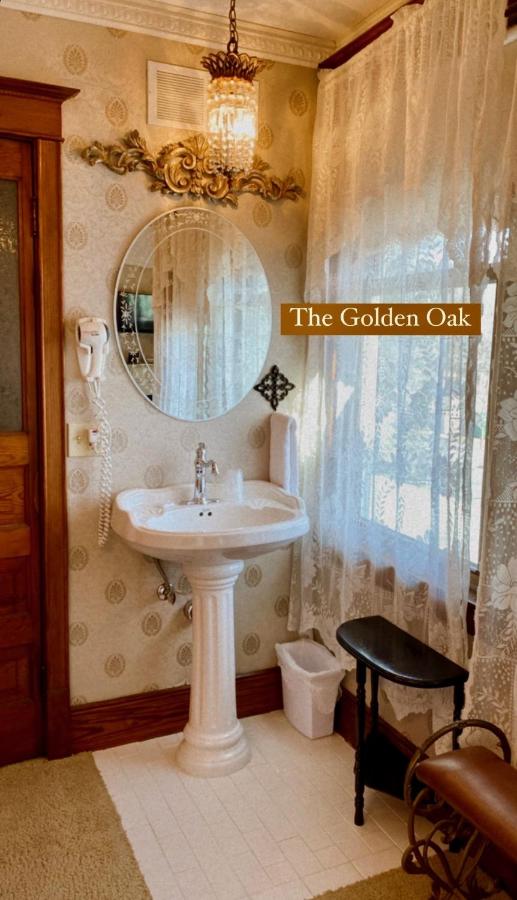  | Ginkgo Tree Inn