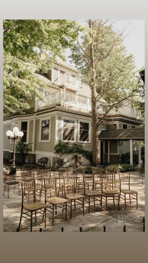  | Ginkgo Tree Inn
