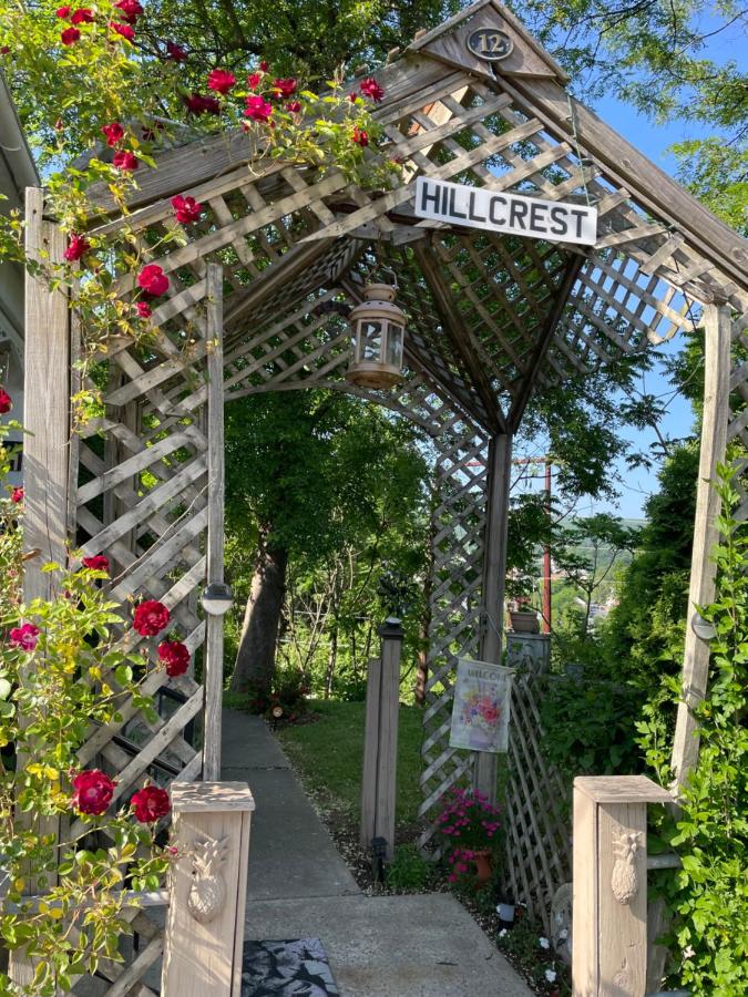 | Hillcrest Bed and Breakfast