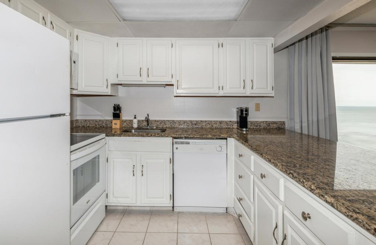 Three-Bedroom Suite at Marigot Beach Suites - Oceanfront