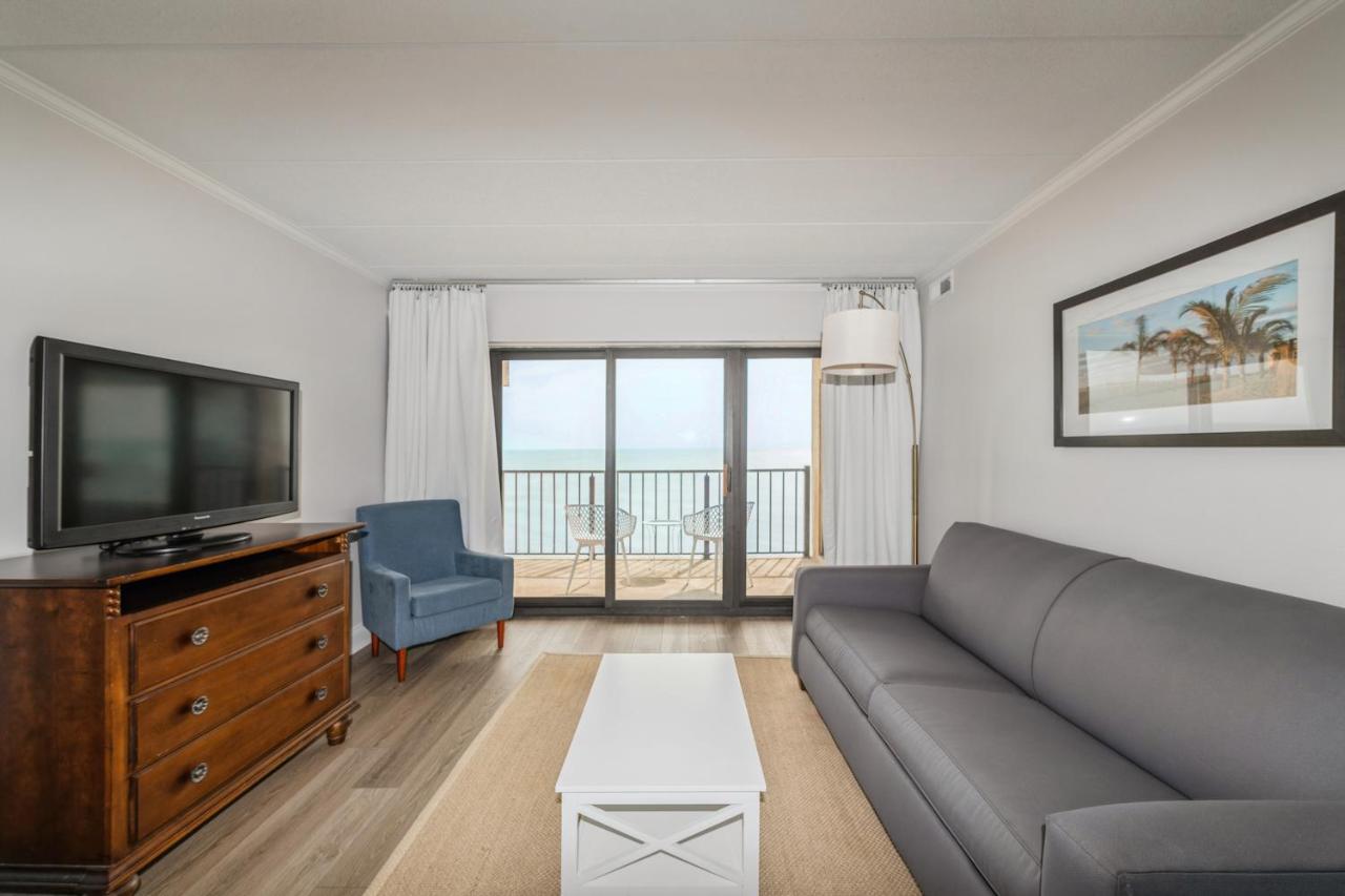 Three-Bedroom Suite at Marigot Beach Suites - Oceanfront