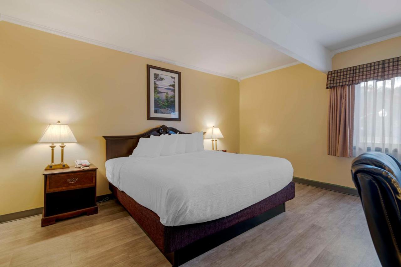 Suite at Best Western of Lake George