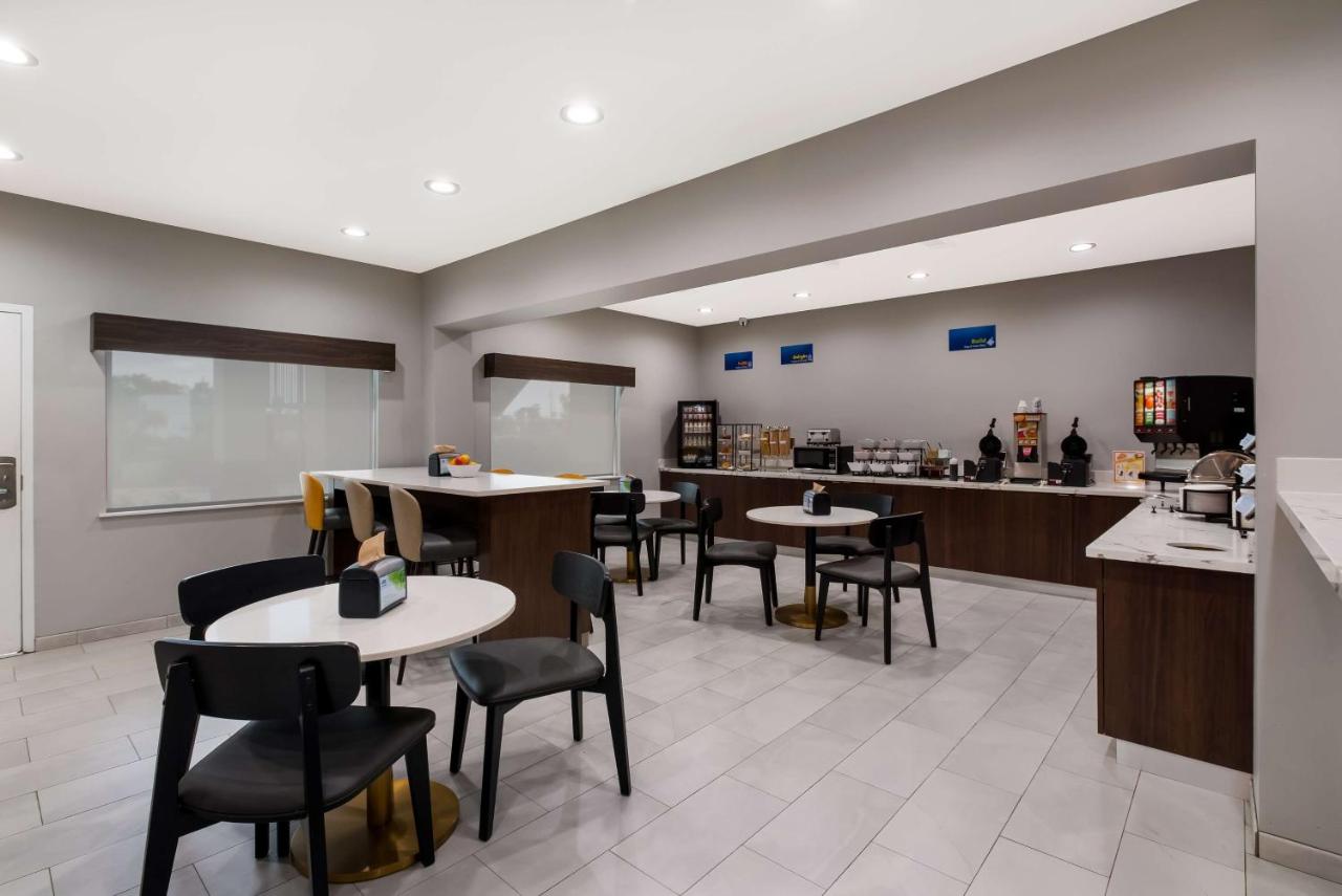  | Best Western La Place Inn