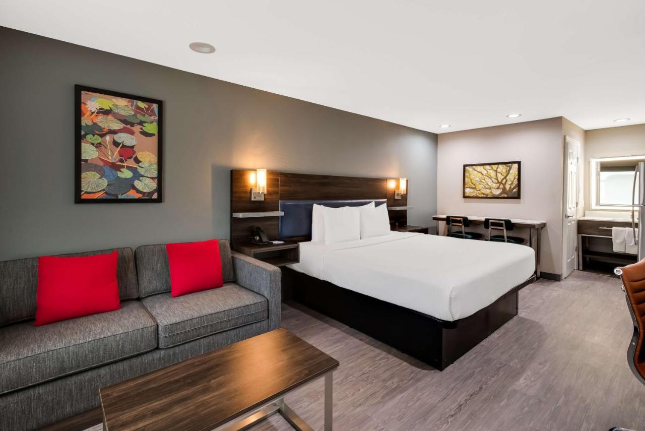  | Best Western La Place Inn