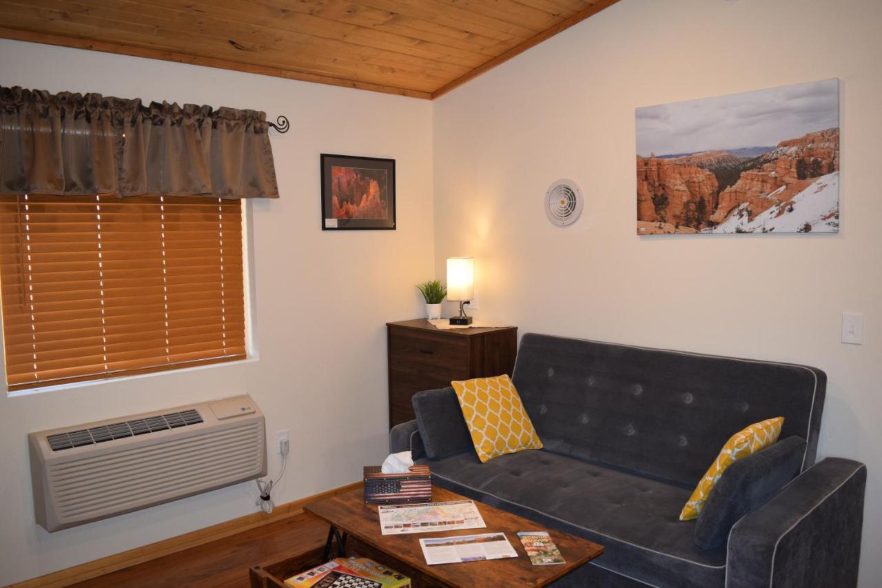 | Log Cottages at Bryce Canyon #1