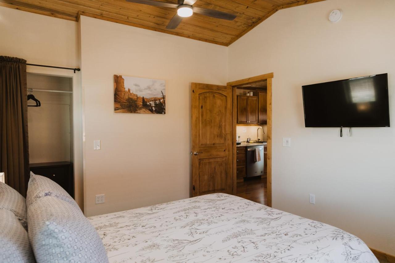 | Log Cottages at Bryce Canyon #1