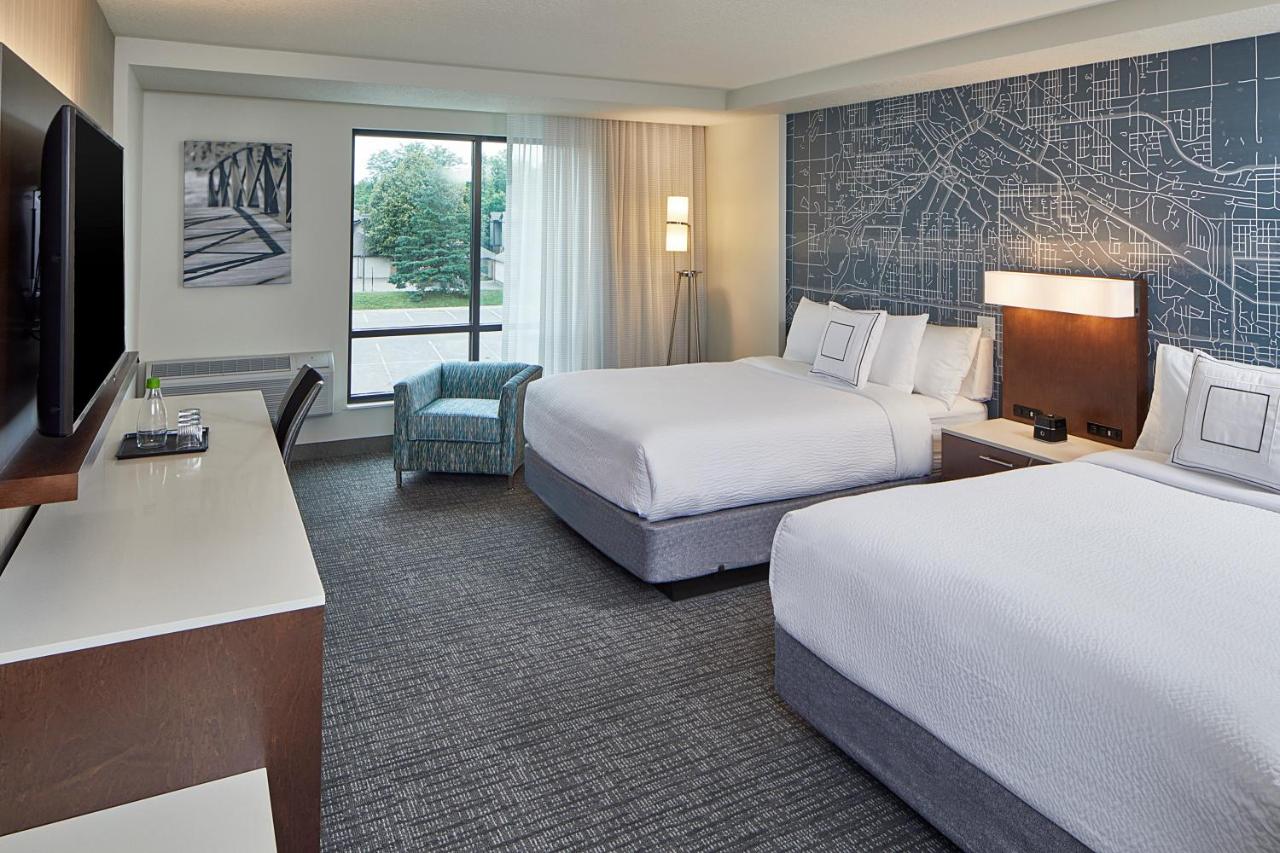 | Courtyard by Marriott Minneapolis West